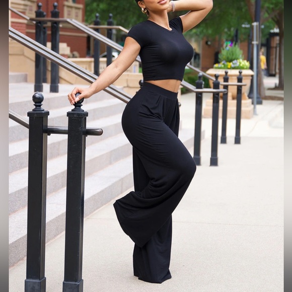 Top & Pants Set - Picture 1 of 6